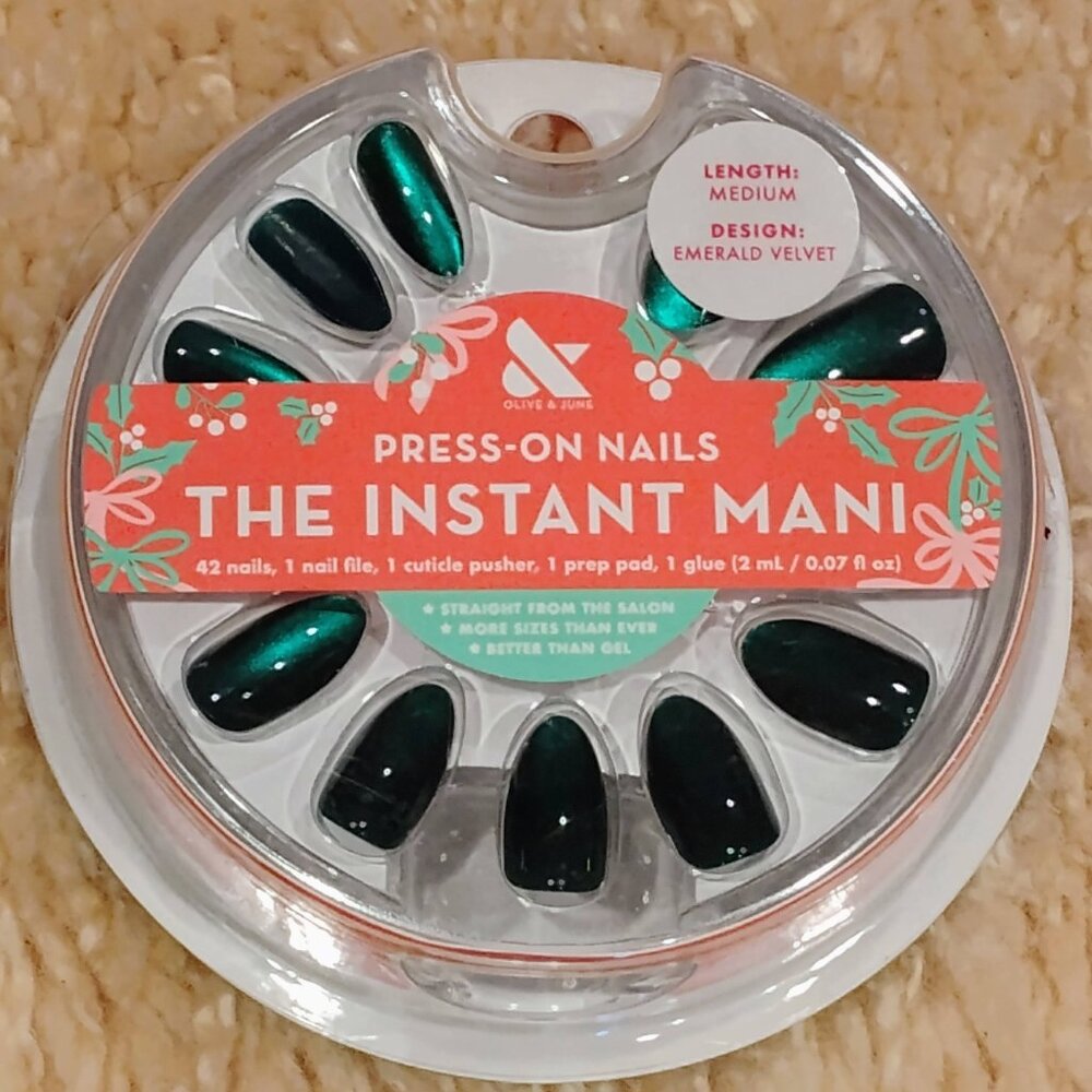 ~~ Emerald Velvet THE INSTANT MANI #wickedstyle #holidaynails